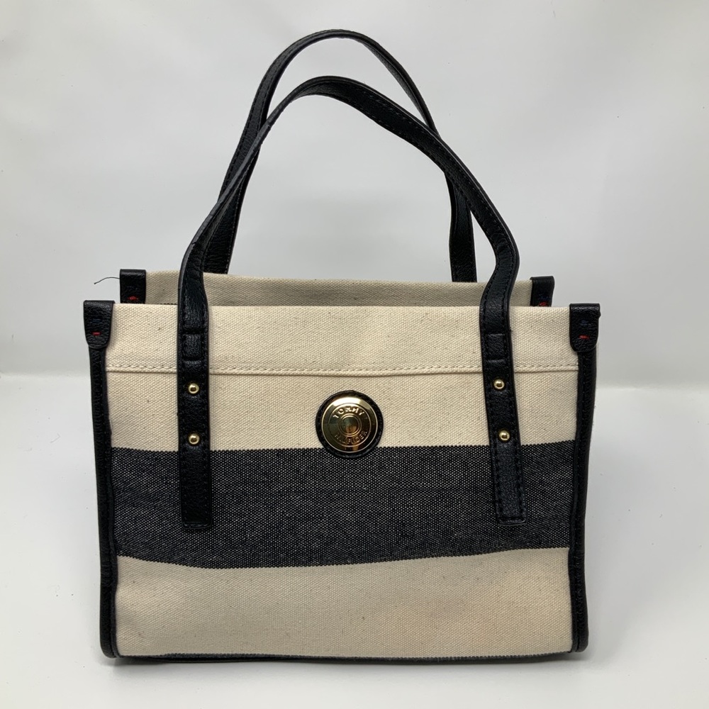 NWOT Tommy Hilfiger Small Adjustable Purse